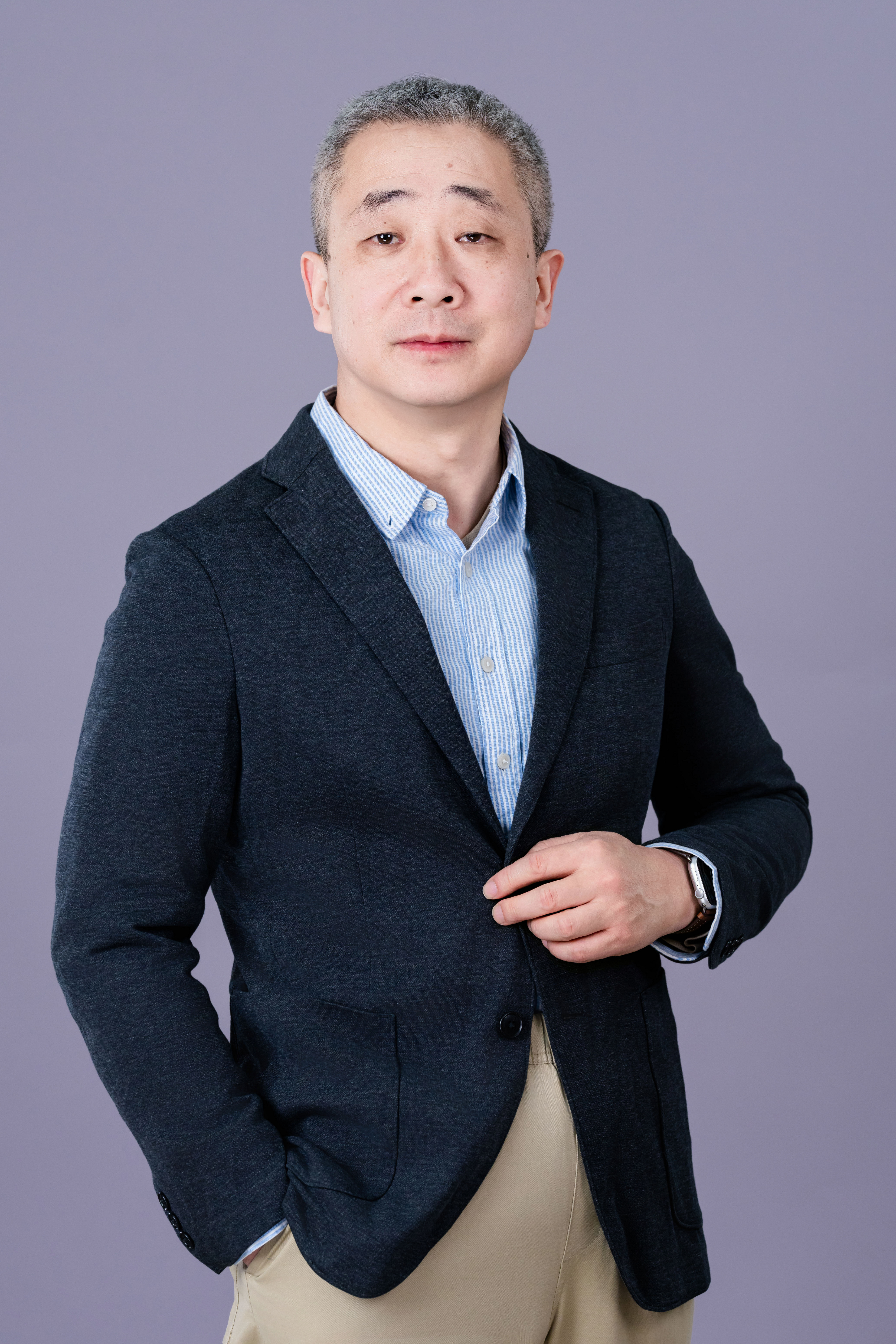 屈闻明 照片1.jpg